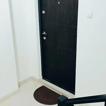 Golden Roses 아파트